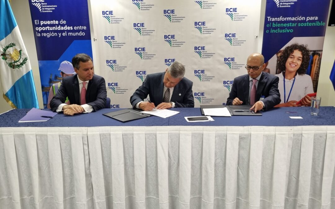 El BCIE y la Bolsa de Valores Nacional de Guatemala suscriben acuerdo de colaboración para impulsar las emisiones temáticas en Guatemala