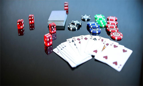 ¿Quiere ser un crupier del póker?